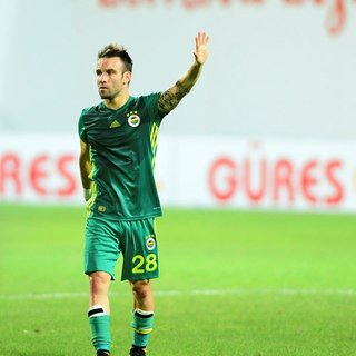 Valbuena kapıları tekmeledi!
