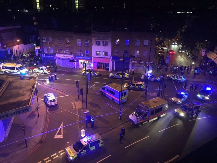 Londra'da Müslümanları hedef alan araçlı saldırı