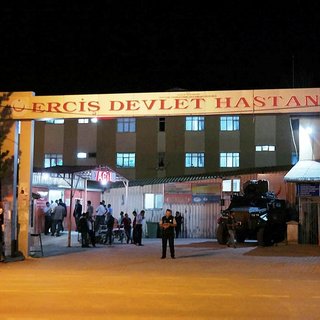 İki aile arasında bıçaklı sopalı kavga: 10 yaralı!
