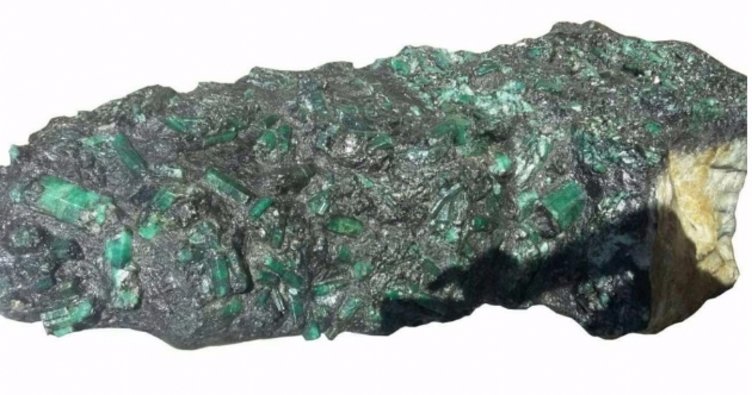 Brezilya'da 272 kilogramlık zümrüt bulundu
