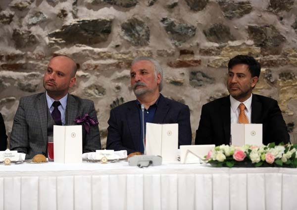 Başbakan'ın sanatçılardan tek isteği oldu