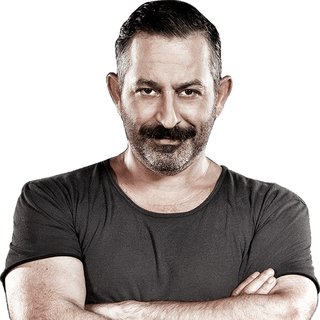 Cem Yılmaz çabuk döner!