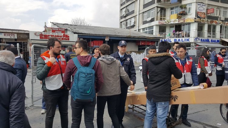 Vatandaşlar Yenikapı'daki miting alanına akın ediyor