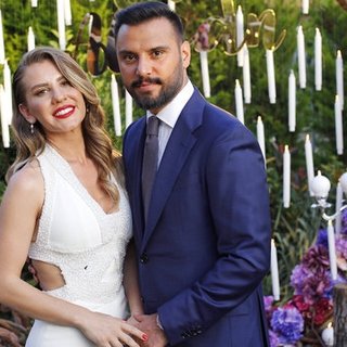 Eda Erol'dan sürpriz hamle