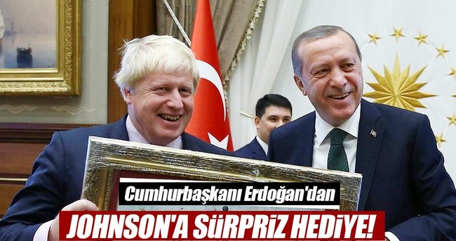 Cumhurbaşkanı Erdoğan'dan Johnson'a sürpriz hediye!