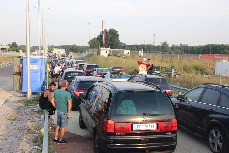 Gurbetçilerden Türkiye'ye rekor giriş