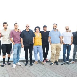 Dev kadrosuyla geliyor