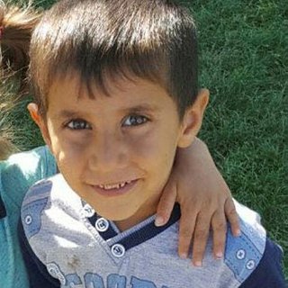 Kaydıraktan düşen çocuk öldü