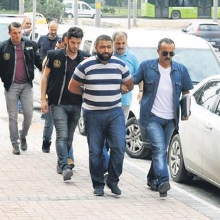 Terör sempatizanı türkücüye kelepçe