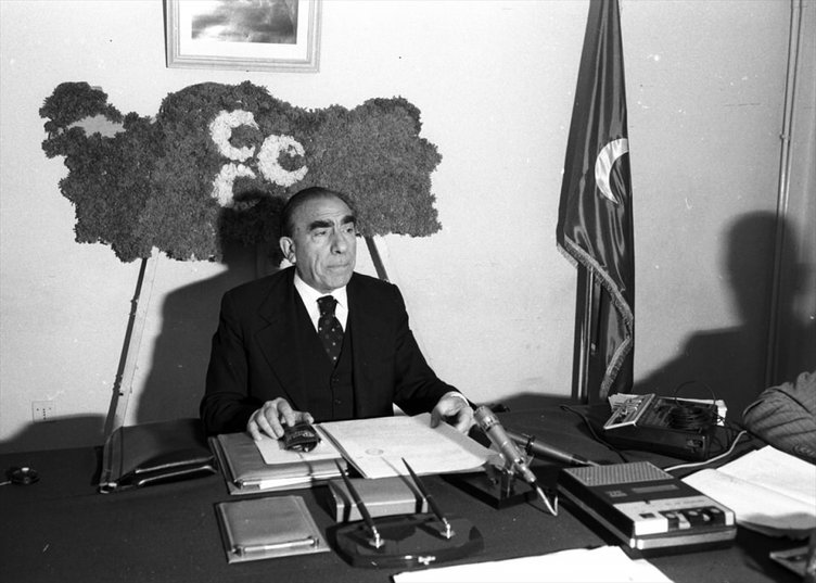 Başbuğ Alparslan Türkeş'in hiç görmediğiniz fotoğrafları