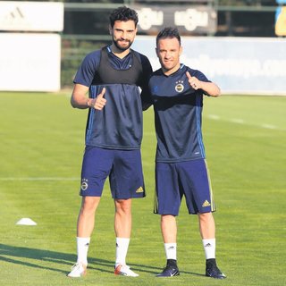 Valbuena ve Mehmet Ekici geldi