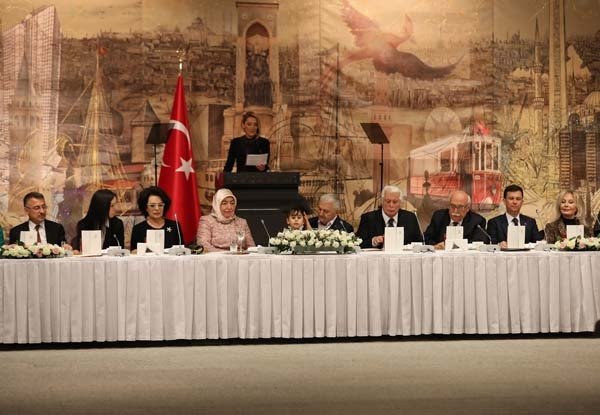 Başbakan'ın sanatçılardan tek isteği oldu