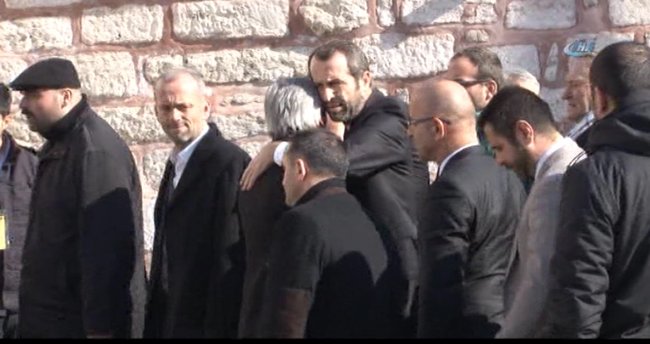 MHP'li Saffet Sancaklı'nın eşi son yolculuğuna uğurlanıyor