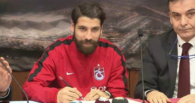 Olcay Şahan Trabzonspor'la resmen imzaladı